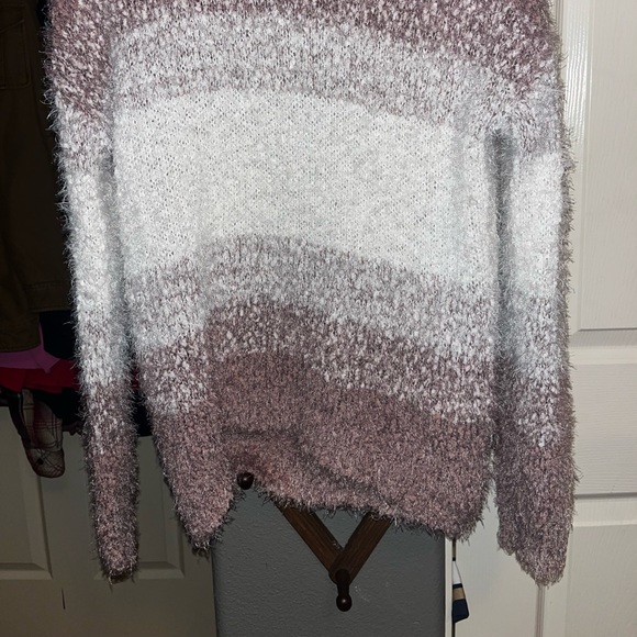 Cute sweater perfect for winter. Message me if need more pic :) - Picture 2 of 2